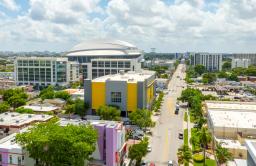 Storage King USA - Miami - NW 12th Ave Thumbnail 5