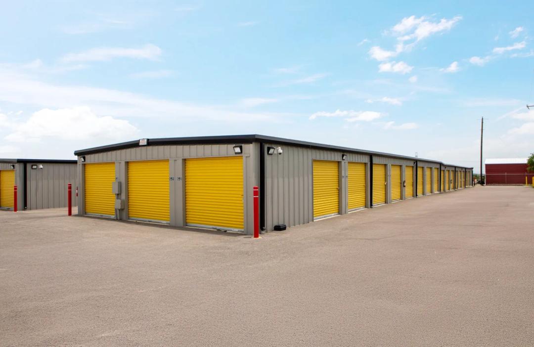 Storage King USA - Camino Real media 9