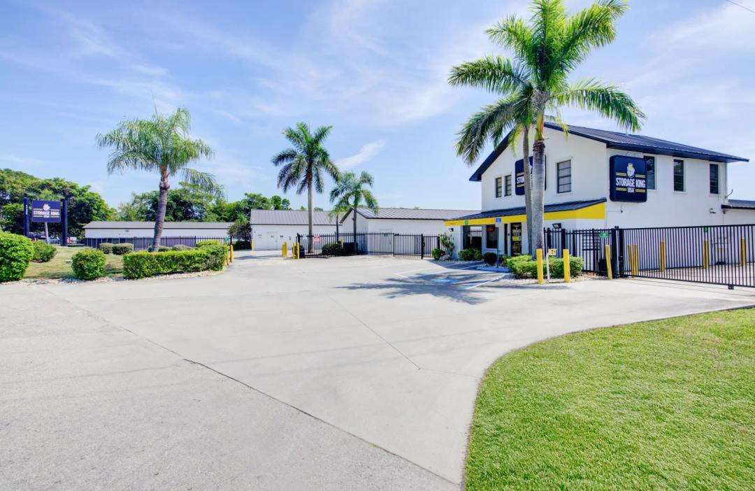 Storage King USA - 17625 Tamiami Trail media 3