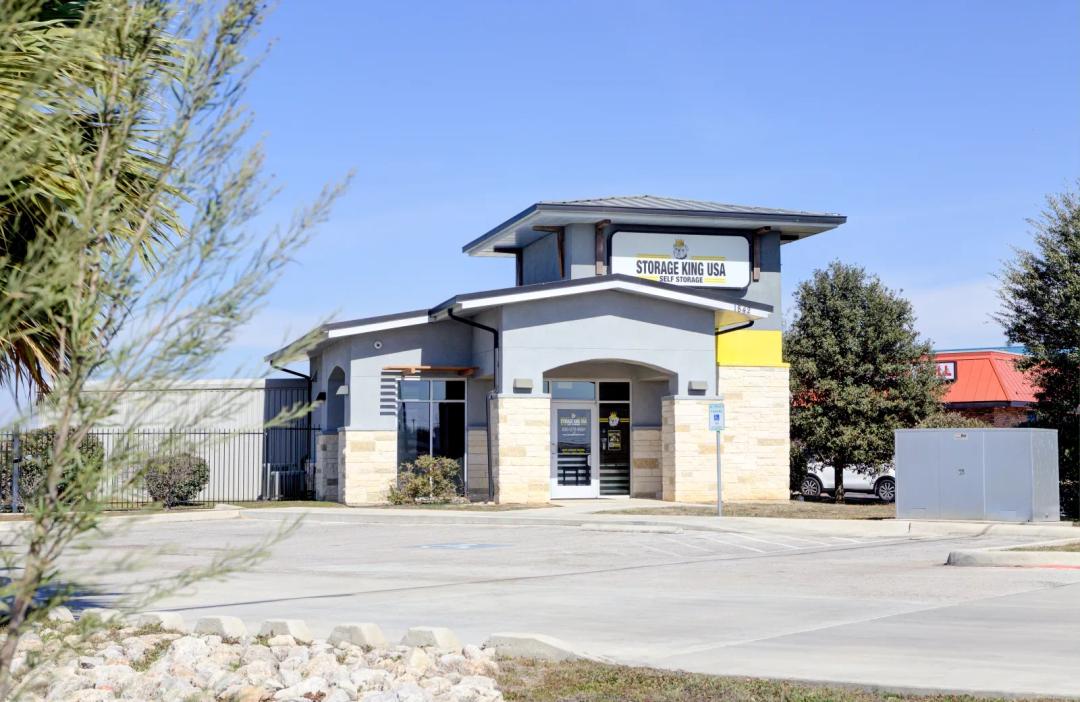 Storage King USA - 1842 I-10 media 3
