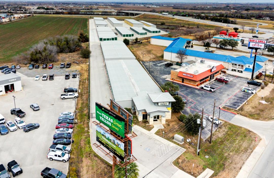 Storage King USA - 1842 I-10 media 5