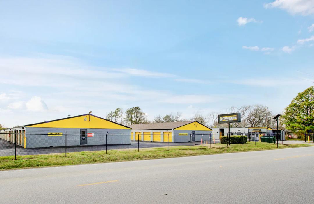 Storage King USA - Cedar Bayou media 1