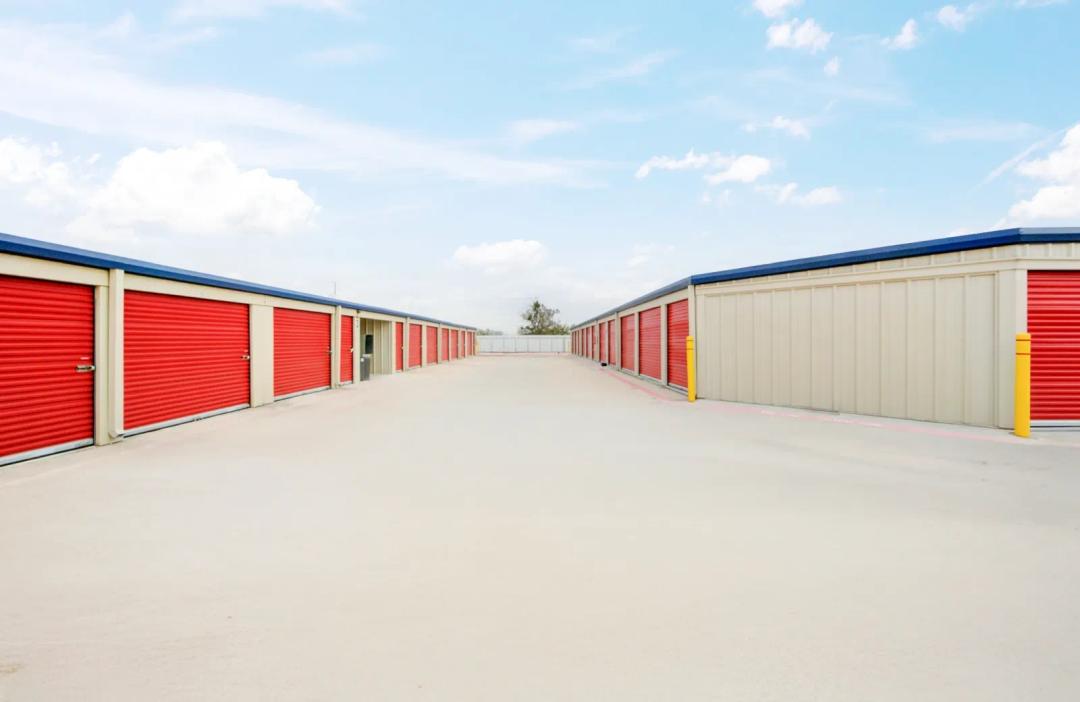 Storage King USA - Manor Highway 290 media 6