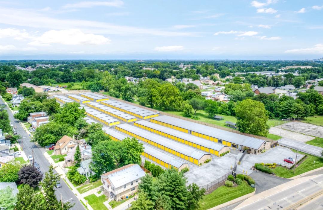 Storage King USA - Hook Road media 21