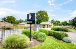 Storage King USA - Hook Road Thumbnail 6