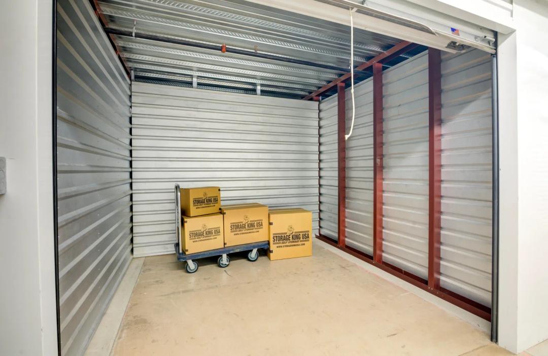 Storage King USA - Cattlemen Road media 9