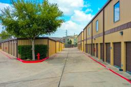 Storage King USA - Houston (Hwy. 6) Thumbnail 9