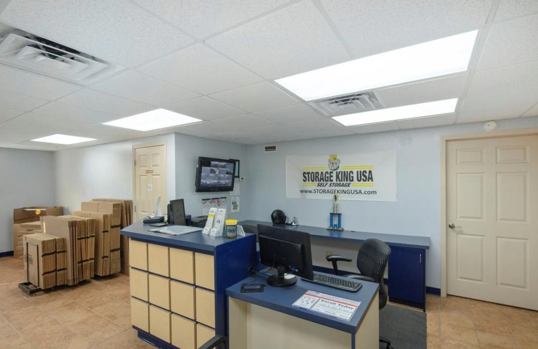 Storage King USA - Tallahassee - 942 Capital Cir. media 4