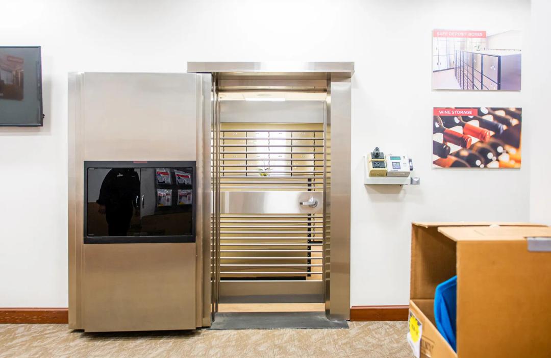 Storage King USA - Fort Lauderdale - RoboVault media 14