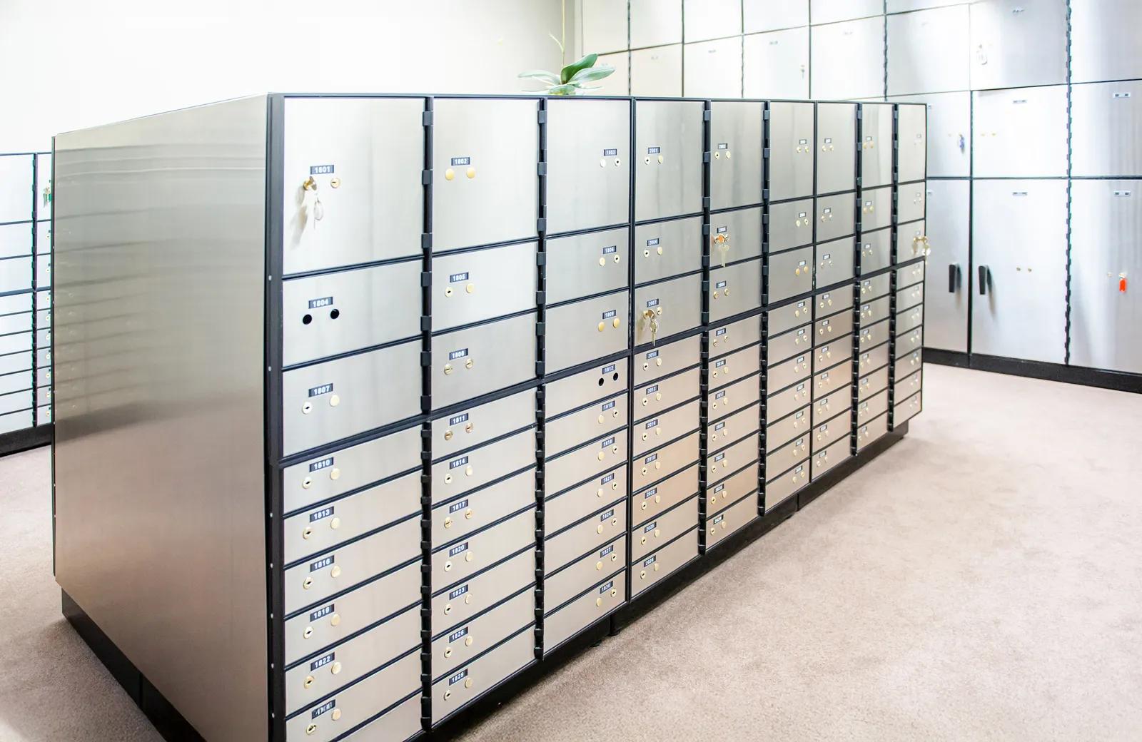 Descriptive alt text