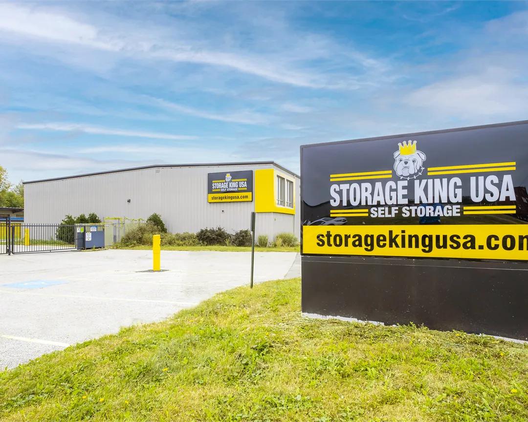 Storage King USA - Johnston media 18