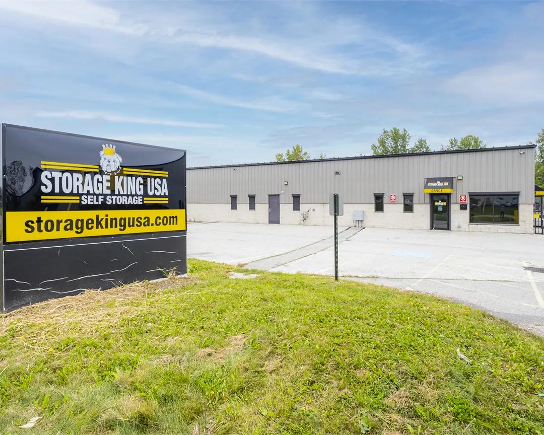 Storage King USA - Johnston media 17
