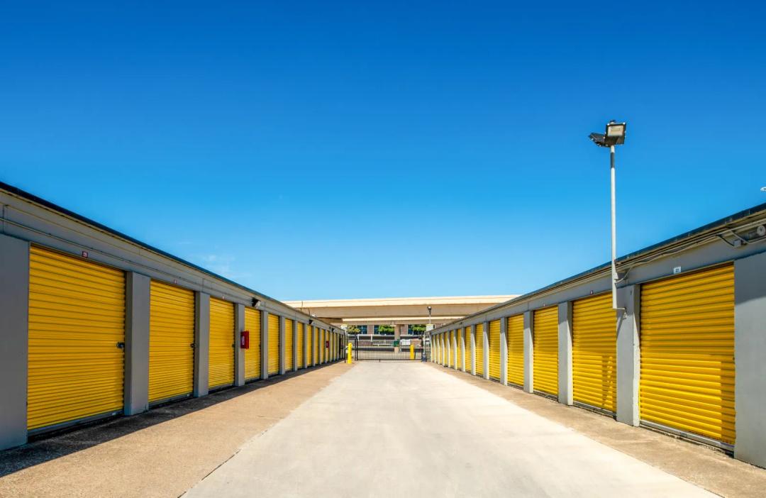 Storage King USA - 8500 LBJ Freeway - Dallas, TX media 8